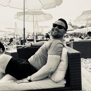 Meet your Posher, Christopher